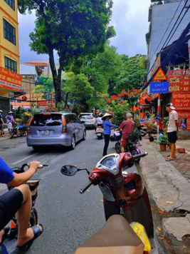 Bán nhà đất mặt phố Vũ Tông Phan, 125m2, vỉa hè đá bóng