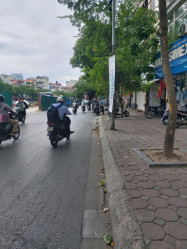 Nhà mặt phố Vũ Tông Phan, 200m2, MT 9m, lô góc, kinh doanh