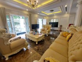 Bán nhà mặt phố Trần Xuân Soạn. DT 346m2 x 3 tầng. MT 13 m