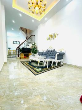 Bán nhà ngay mặt phố giá rẻ quận Hai Bà Trưng HN. Giá: 5,68 tỷ