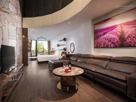 Tòa apartment mặt phố Tây Hồ - view bao trọn Hồ Tây