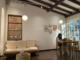 Bán nhà phố Mai Anh Tuấn 68m2 3 tầng mặt hồ giá 28 tỷ