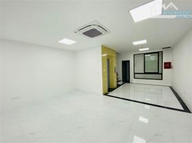 Bán nhà mặt phố Cự Lộc 8 tầng có thang máy, tòa nhà đa năng