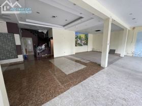 Mặt phố Lạc Long Quân Tây Hồ, 7 Tầng 1 hầm View Hồ Tây