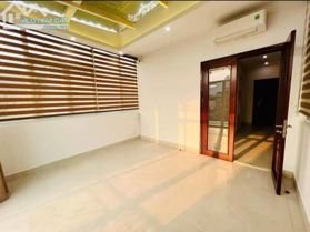 Mặt phố Yên Hoa Tây Hồ 50m 6 tầng lô góc oto tránh