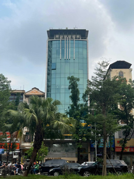 Bán nhà mặt phố Trung Hòa, Vũ Phạm Hàm, hơn 60 tỷ 110m2