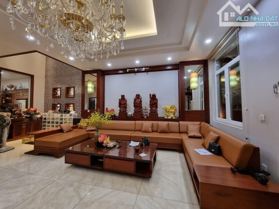Bán mặt phố Thọ Tháp, 200m2 5 tầng thang máy có hầm