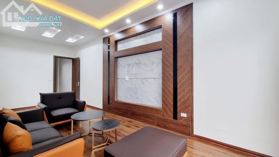 Bán nhà mặt phố Trần Kim Xuyến, DT 142m, 5 tầng, MT 16m