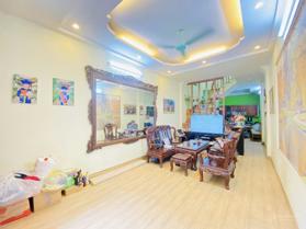 Bán nhà mặt hồ Hoàng Cầu 44m2 5 tầng nhỉnh 12 tỷ, kinh doanh, 2 mặt thoáng