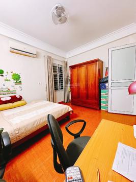 Bán nhà 3 tầng, mặt phố Núi Trúc, diện tích 50m2 - mặt phố kinh doanh ngày đêm