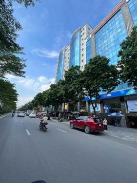 Bán toà văn phòng mặt phố Đội Cấn - Bưởi, 52m2 x 10T. MT 5.2m. 22.5 tỷ