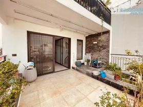 Bán nhà KD mặt phố Võng Thị 96m2 8T mt 5.5m giá 33 Tỷ