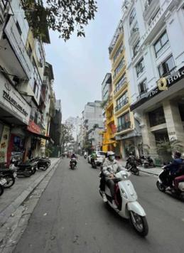 Bán khách sạn mặt phố Nguyễn Trường Tộ, kinh doanh đỉnh, 76m2
