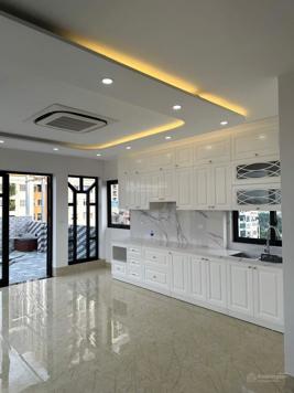 Bán tòa nhà mặt phố Quán Thánh, Hàng Bún, Ba Đình DT 60m2