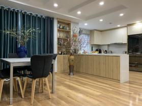 Bán căn hộ 3PN view Hồ Tây - nội thất nhập khẩu - sổ sẵn