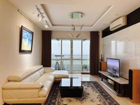 Bán căn hộ chung cư toà P1 Ciputra Tây Hồ view sân golf, công viên DT 182m2