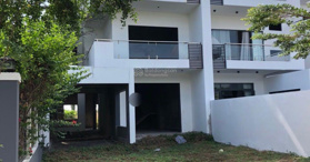 Bán biệt thự liền kề 260m2 nhà thô 1 trệt 2 lầu. Sổ cá nhân giá 6.7 tỷ TL -LH: 0909176838