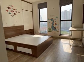 Bán căn 145m2 hướng ĐN chung cư Golden Land giá 5.2 tỷ