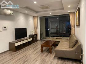 Bán chung cư 97-99 Láng Hạ,căn góc, 135m2, 3PN, hướng mát