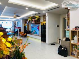 Bán chung cư B4 Kim Liên, Phạm Ngọc Thạch 160 m2, 8.1 tỷ