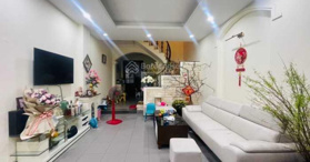 Cần bán gấp nhà Đội Cấn, Ba Đình, dt: 54m2 - LH: 0912142902