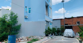 Bán đất đường nhựa vỉa hè sát ngã tư Bốn Xã. LH: 0813123205