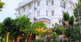 Bán biệt thự sân vườn Dịch Vọng 190m2 - LH 0971176126 