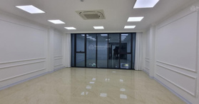 Bán tòa Văn Phòng 7 tầng phố Trần Quốc Hoàn 90m2 - LH 0939841868