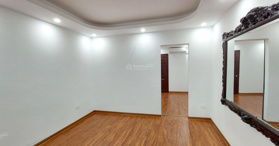 Chính chủ bán tập thể Vĩnh Hồ 75m2, 2 phòng ngủ 2WC, đủ nội thất, nhà mới giá 2.32 tỷ - LH:  0982167284