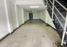 Cho thuê nhà 2 lầu mặt tiền đường Lý Tự Trọng - có tầng trệt để xe