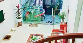 Bán nhà gần 105 Xuân La - 4 tầng - 49m2 - ngõ thông - dân xây - LH: 0981252586