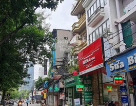 Gia đình cần bán nhà mặt phố Trần Cung, DT 54m2, MT 47m2. Giá 10.5 tỷ - LH: 0916279645