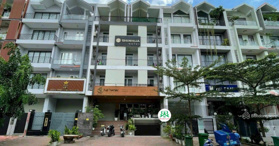 Bán nhà him lam Q7, HCM, DT 10x20m, 1 hầm 1 trệt 4 lầu - LH: 0702275588