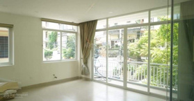 Cho thuê nhà ngay mặt phố Đội Cấn, Quận Ba Đình, Hà Nội - LH: 0339030398