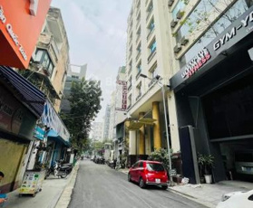 Bán căn Building mặt phố Trần Quốc Toản, DT 250m2 x 11 tầng, mặt tiền 8m, thuê 500 tr/ tháng.