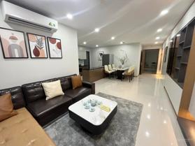 Bán suất ngoại giao 104m2, tầng trung, giá 4tỷ4, sổ lâu dài.