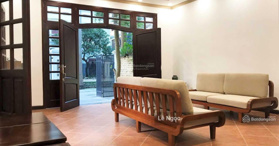 Bán biệt thự 5PN/184,2m2 căn góc full đồ view đẹp, nhà có sân rộng - Tây Hồ - LH: 0989734734