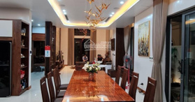 Bán căn hộ 71 Nguyễn Chí Thanh 96 m2, 2 - 3 PN, nội thất, giá bán 4,45 tỷ
