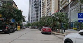 Bán đất ngõ 370 Nguyễn Văn Cừ, Long Biên, HN, diện tích 42m2, nở hậu, ngõ ôtô. Giá 7,6 tỷ