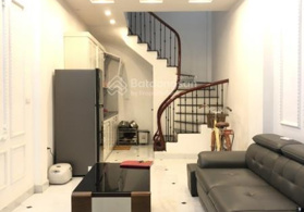 Bán nhà Bát Khối, 33m2 4 tầng, 2,7 tỷ, full nội thất