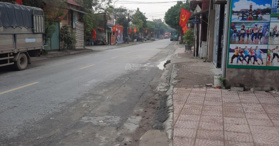 Bán nhà c4, mặt đường 422 Đức Giang, Hoài Đức DT: 68m2, MT 4m - nhỉnh 6 tỷ - LH: 0948981976