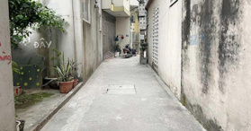 Chỉ với hơn 3 tỷ bạn nhận ngày 40m2 đất ngõ 81 Phố Trạm. Khổ vuông đẹp, đường rộng 2m