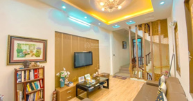 Chính chủ cần bán gấp nhà 50m2, 5 tầng phố Chùa Bộc, quận Đống Đa giá thương lượng