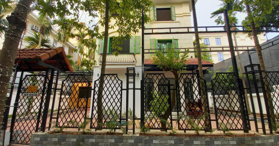 Cho thuê biệt thự số 18A Trần Kim Xuyến, Yên Hòa 310m2 - LH 0866696199