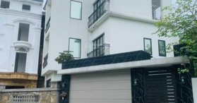 Cho thuê biệt thự Thành Phố Giao Lưu Phạm Văn Đồng, 230m2 XD 90m2 4 tầng, giá 45tr - LH 0968120493