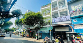 Cho thuê mặt tiền nhà MT góc Lê Quang Định, P11, Bình Thạnh, 4.3x15m - LH: 0901580159