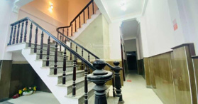 HÀNG HIẾM-MUA NHANH CÒN KỊP-Nhỉnh 4 tỷ có ngay nhà đẹp mặt phố sát Lê Thanh Nghị-ở vừa kinh doanh