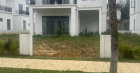 Bán cắt lỗ 2 tỷ căn B3 - 01 giá 40 tr/m2 Hướng ĐB - Thạch Thất - LH: 0981162525