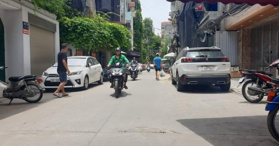 Mặt phố Thịnh Quang ô tô tránh vỉa hè 9 tầng thang máy full nội thất gỗ cao cấp view Royal City