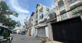 Bán nhà 2 MT hẻm 8m Lạc Long Quân nối dài. DT: 4 *22m - LH: 0906354200